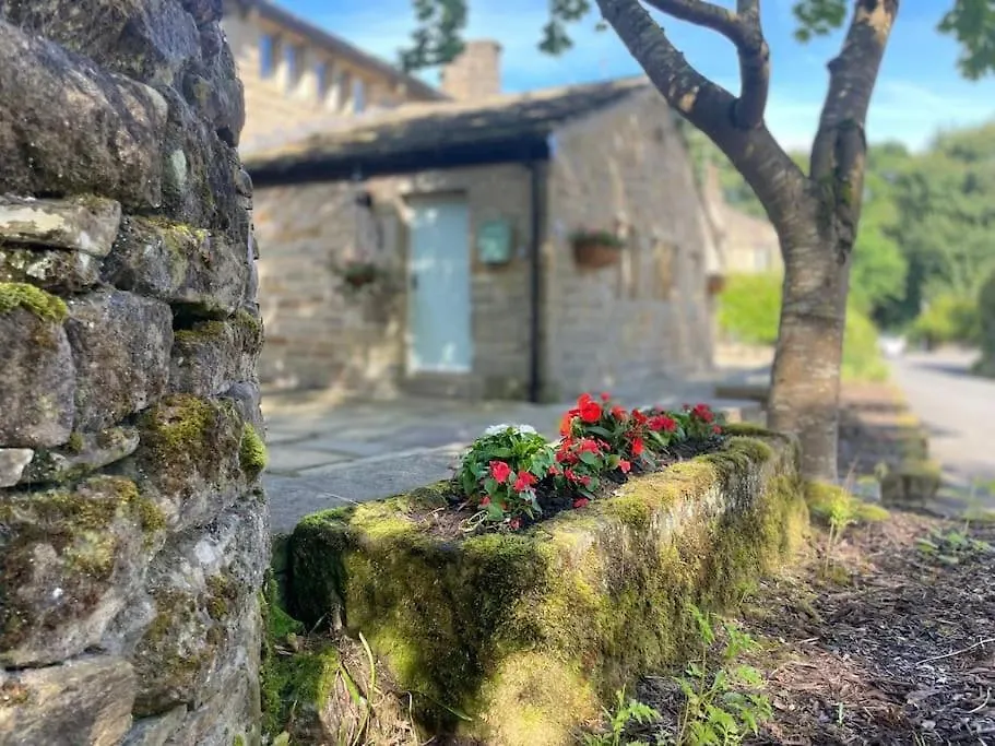 Wycoller Cottage Listed Building With Hot Tub Laneshaw Bridge